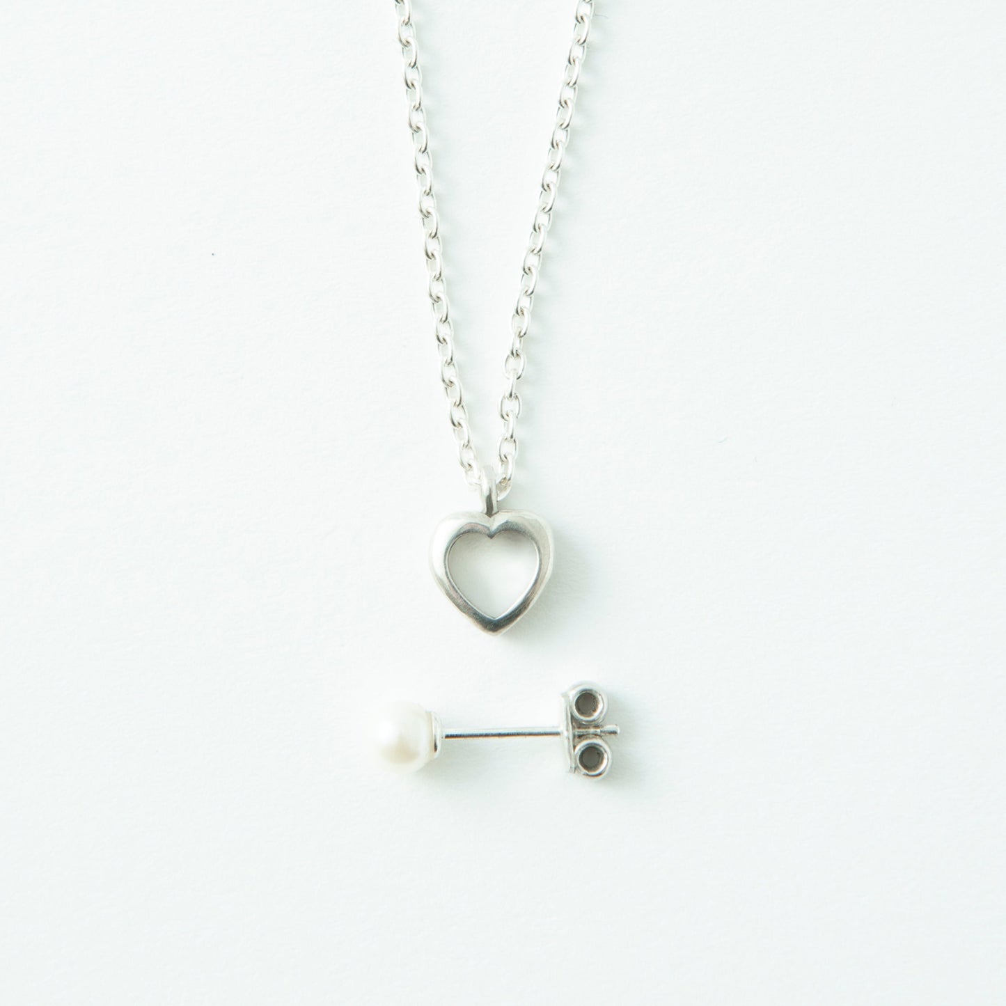 "Through the Heart -Pearl-" - Necklace&Pierce