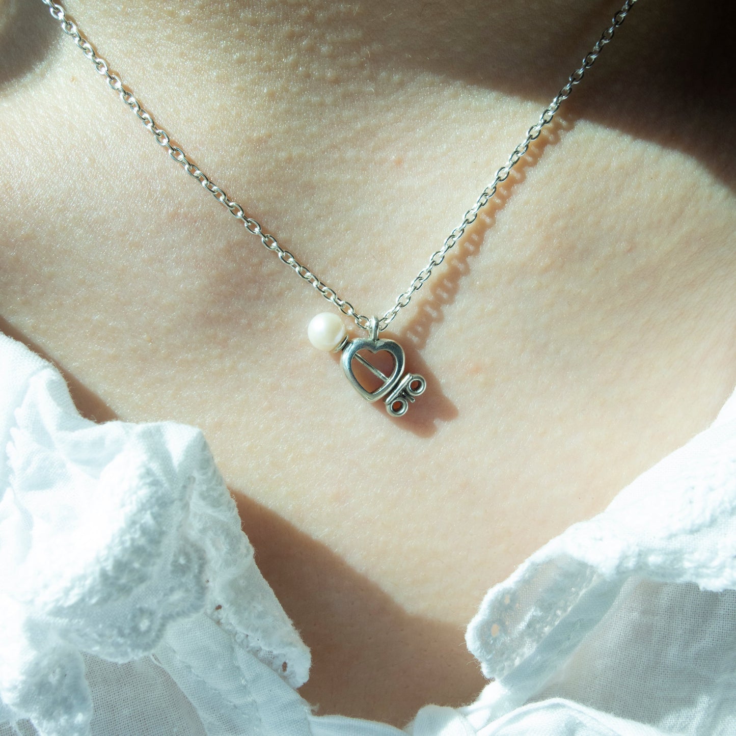 "Through the Heart -Pearl-" - Necklace&Pierce