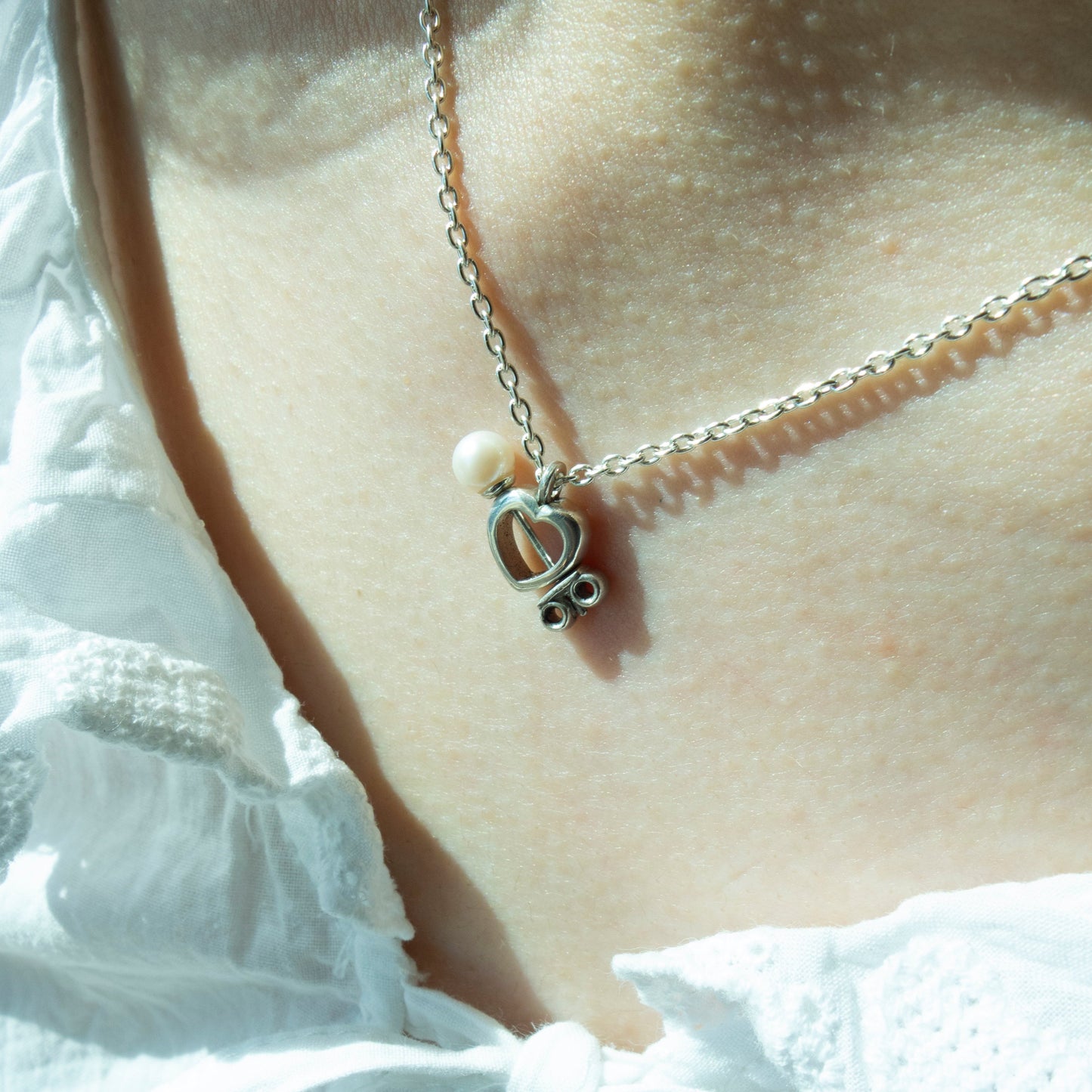 "Through the Heart -Pearl-" - Necklace&Pierce