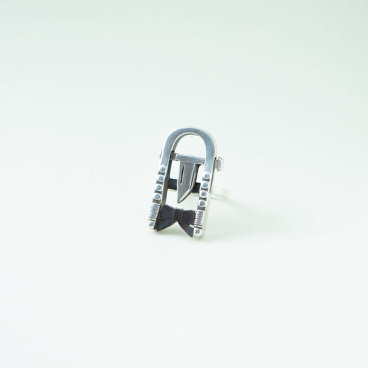"Cut ties with" - Ring
