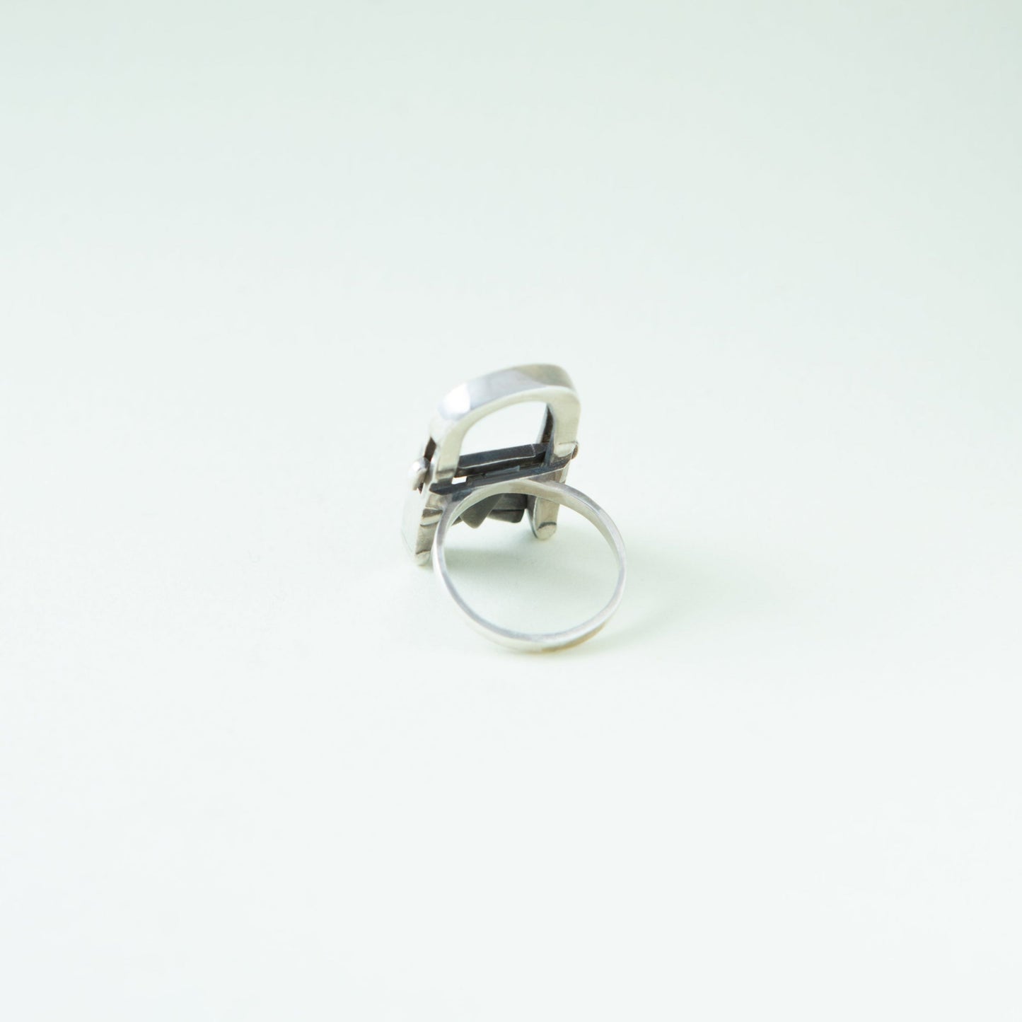 “Cut ties with” - Ring