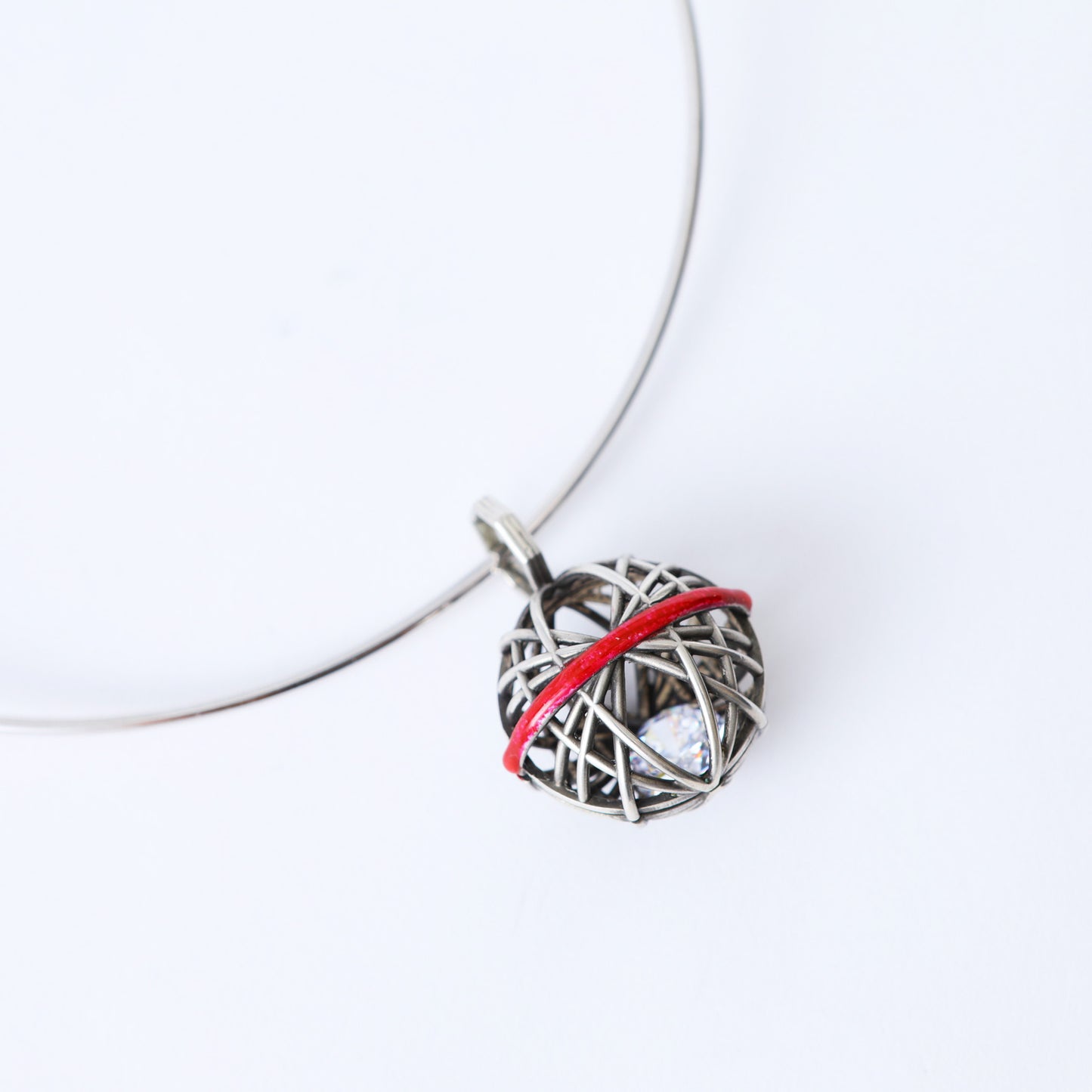 "Center Space" -  Choker