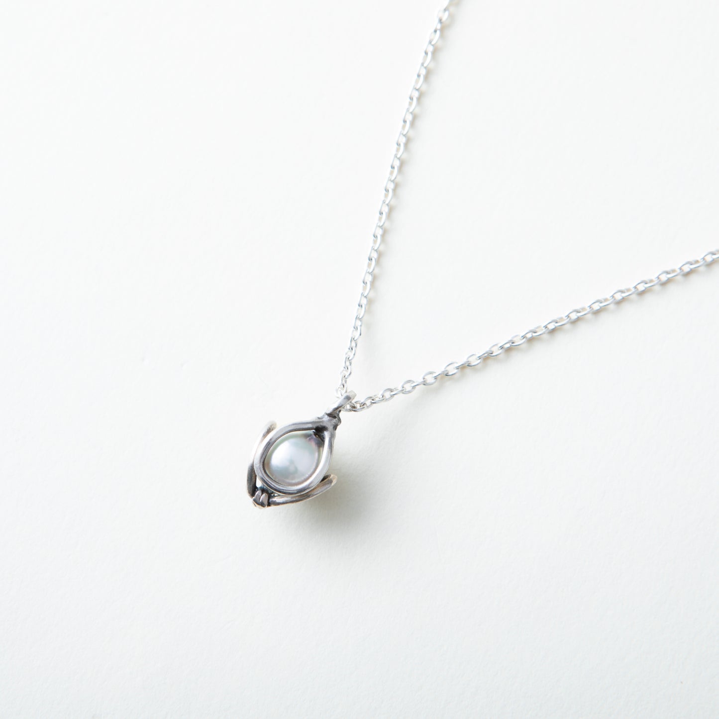 "Pearl in Ribbon" - Necklace