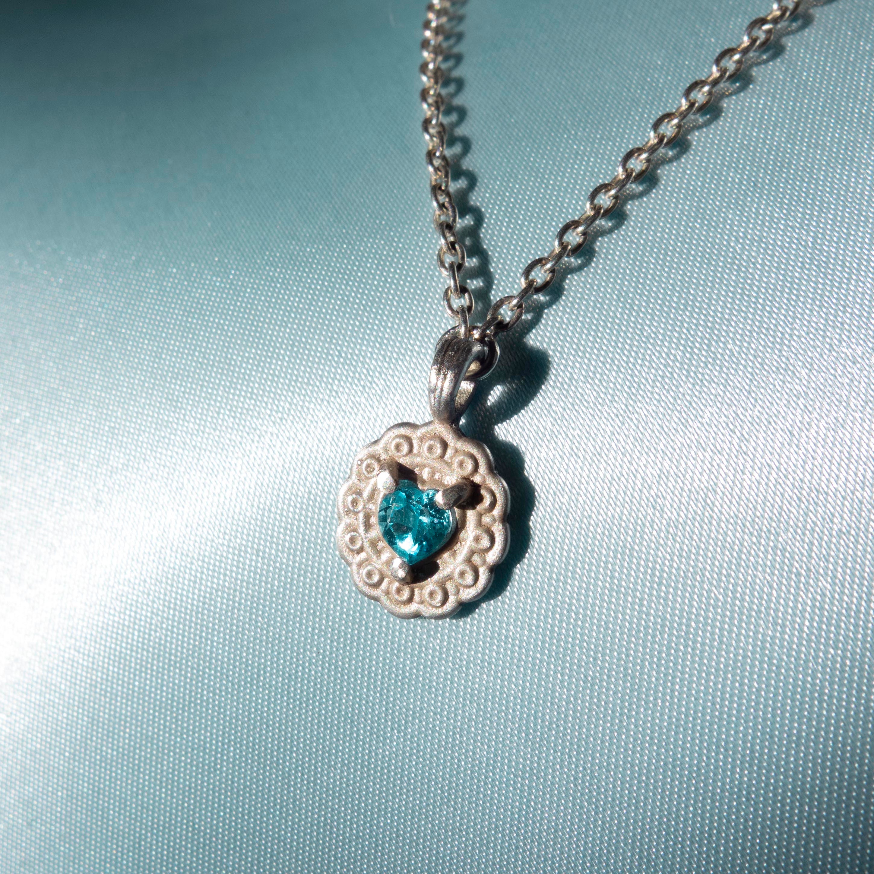 Hold Innocence -Blue Topaz-
