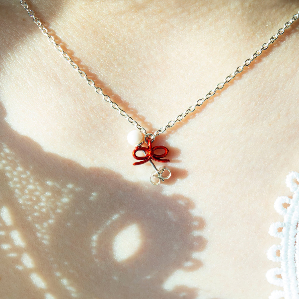 "Through the Ribbon -Pearl-" - Necklace & Pierce