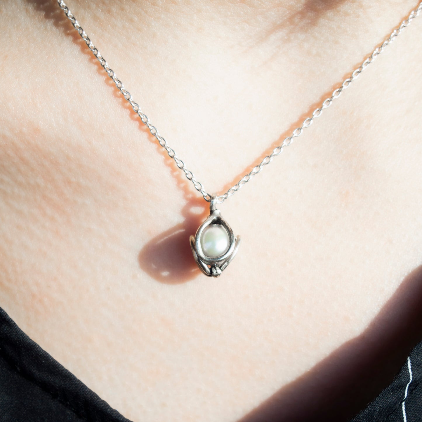 "Pearl in Ribbon" - Necklace